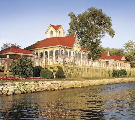 Fern Resort Orillia Exterior photo